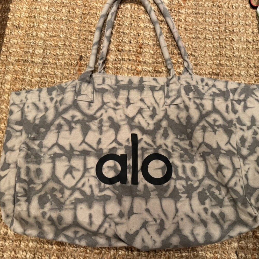 ALO Yoga Reusable Tote Bag